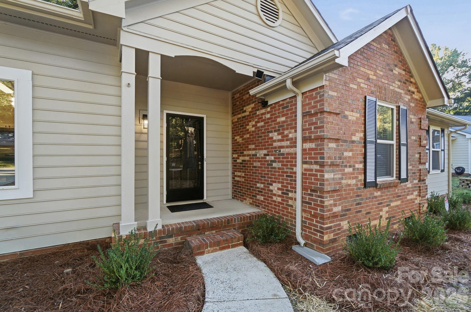 Single Family Residence at 6044 Acadian Woods Drive, Charlotte, photo 33 of 35