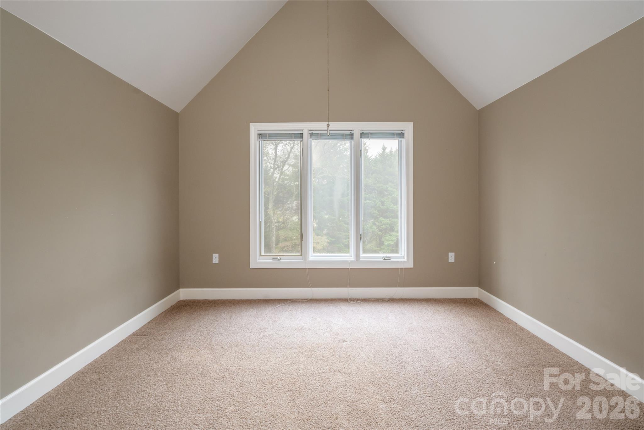 Bed 2 - 4943 Elmhurst Drive NE, Hickory