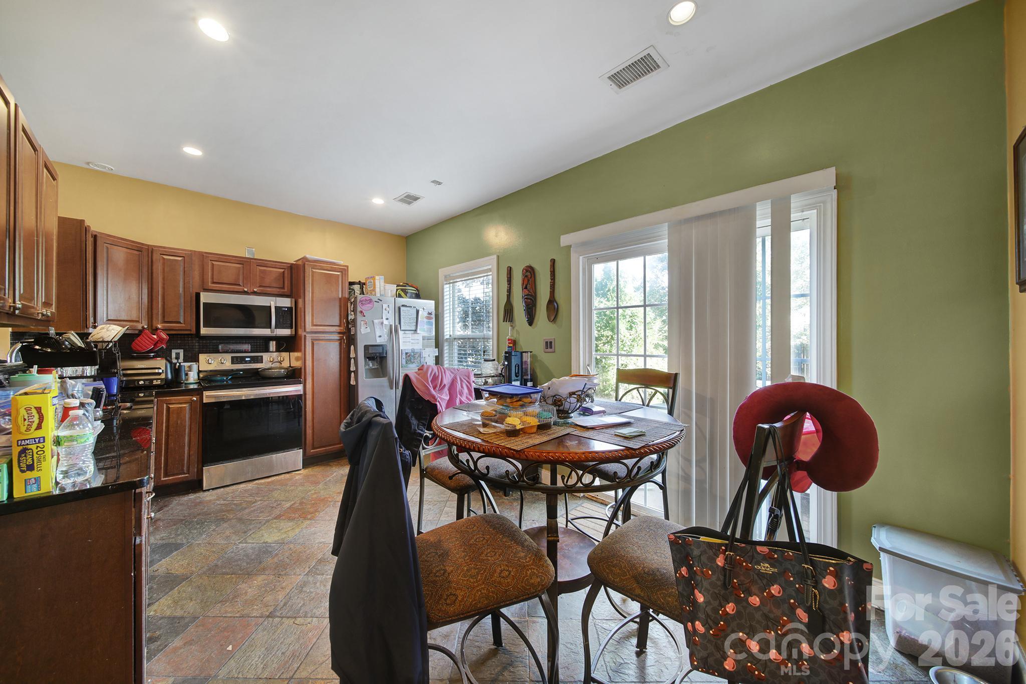 Single Family Residence at 6029 Timbertop Lane, Charlotte, photo 5 of 32
