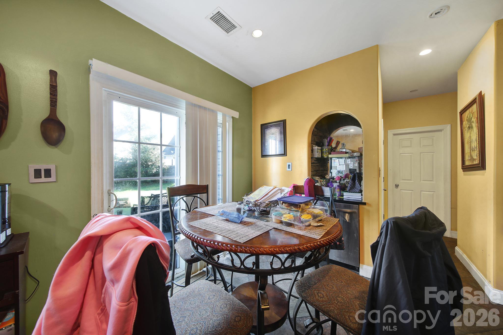 Single Family Residence at 6029 Timbertop Lane, Charlotte, photo 6 of 32