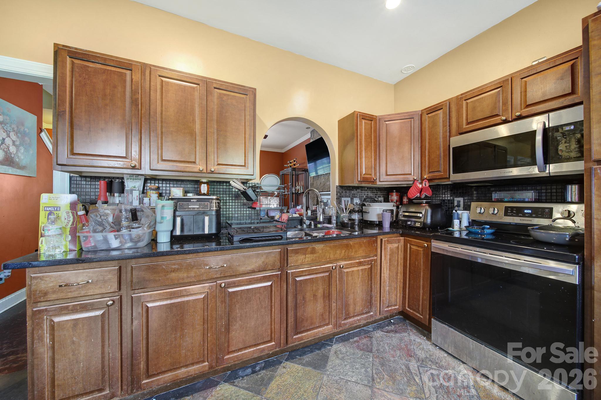Single Family Residence at 6029 Timbertop Lane, Charlotte, photo 7 of 32