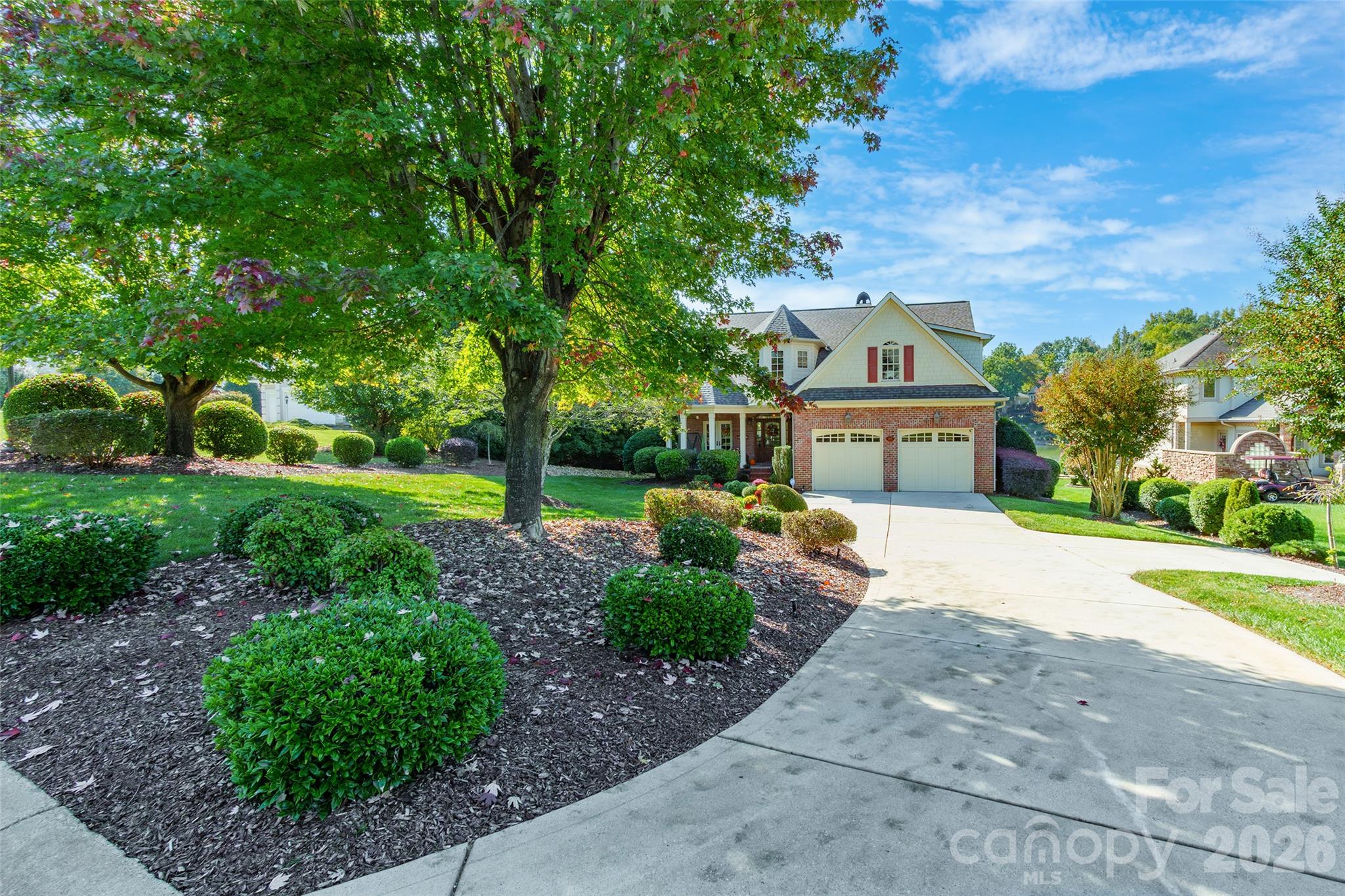 Long welcoming driveway for friends and family to park. - 185 E Tattersall Drive, Statesville