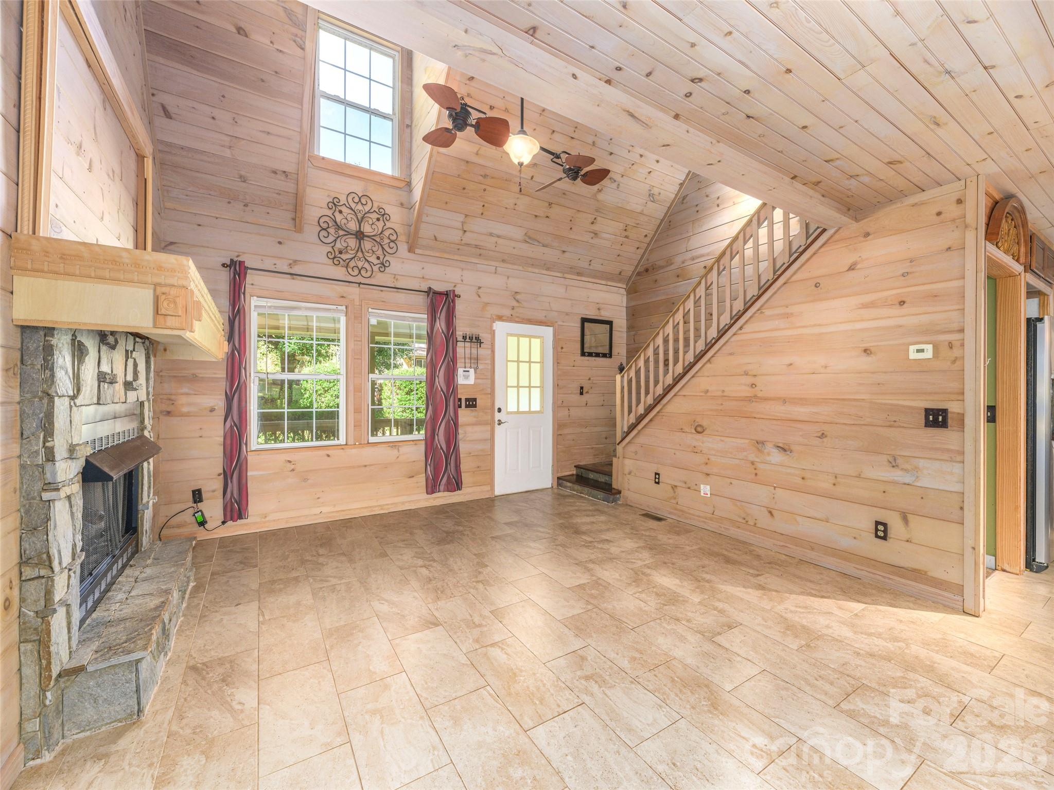 Single Family Residence at 99 Cripple Creek Road, Waynesville, photo 5 of 33