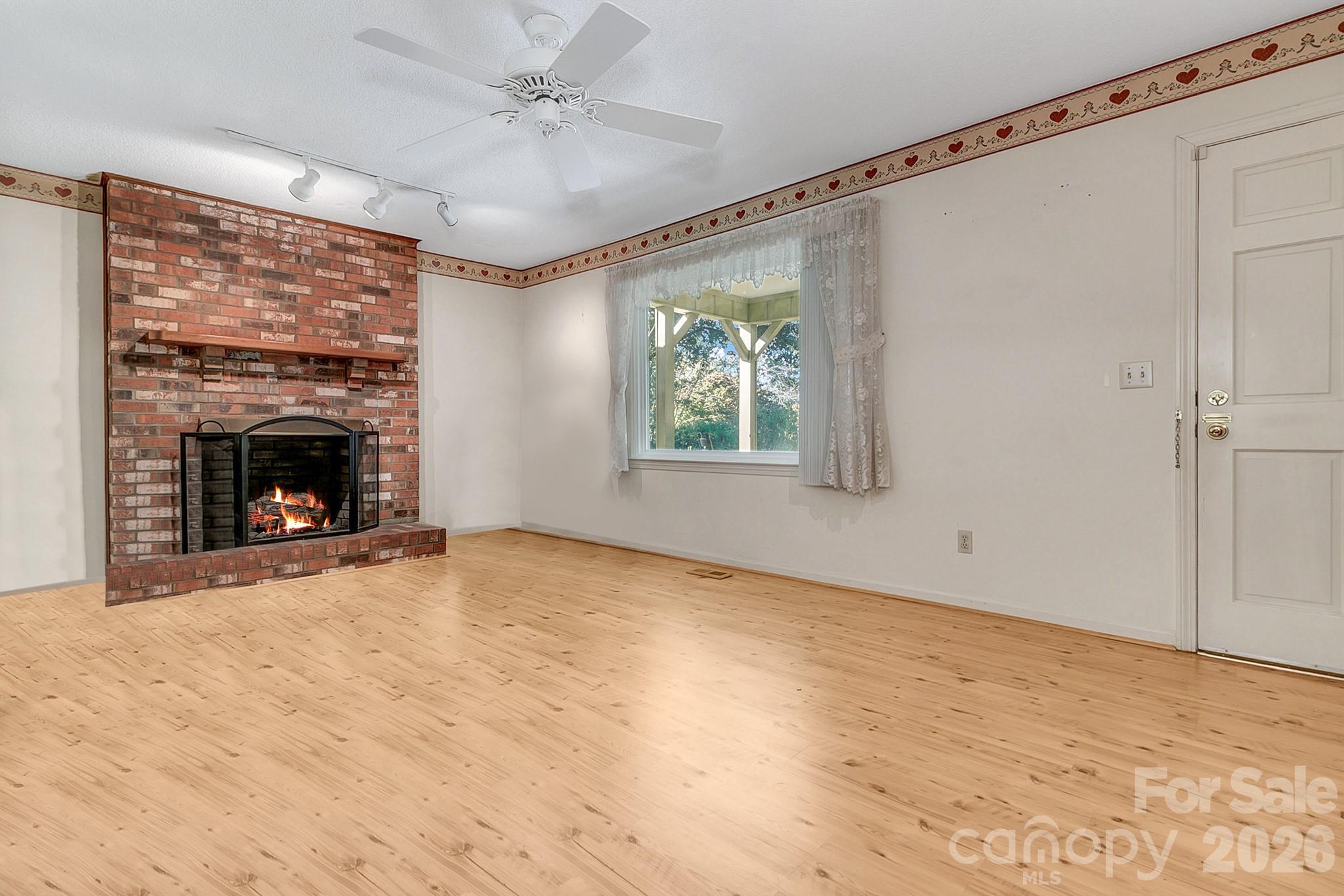 Entry way into great room - 1 Dewberry Drive, Hendersonville