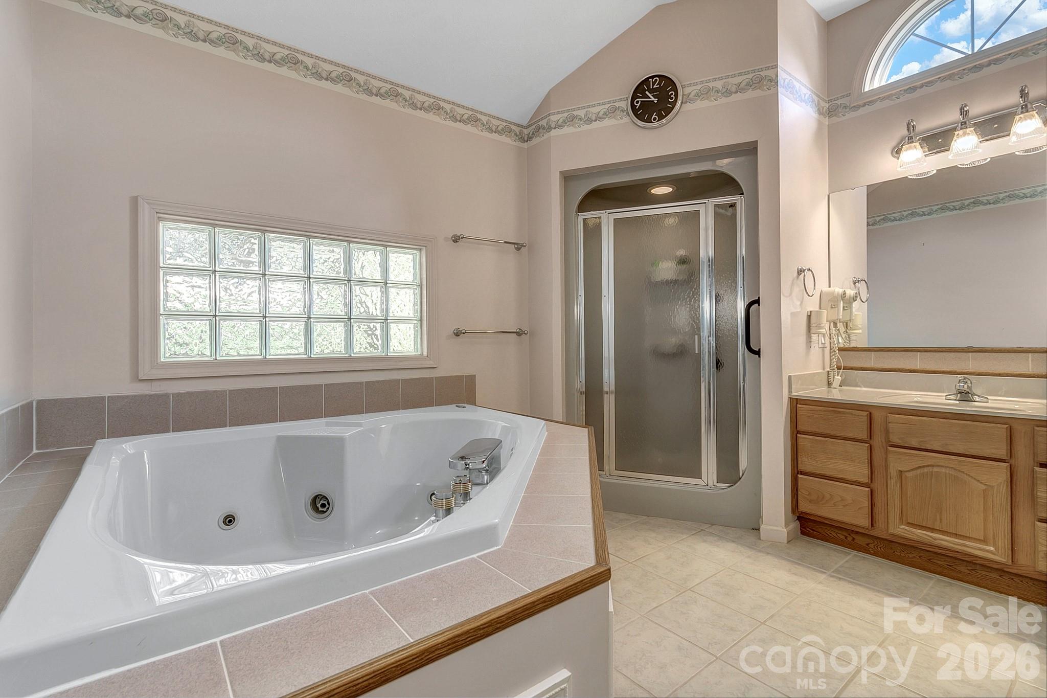 Primary ensuite of primary bedroom w/outside access - 1 Dewberry Drive, Hendersonville