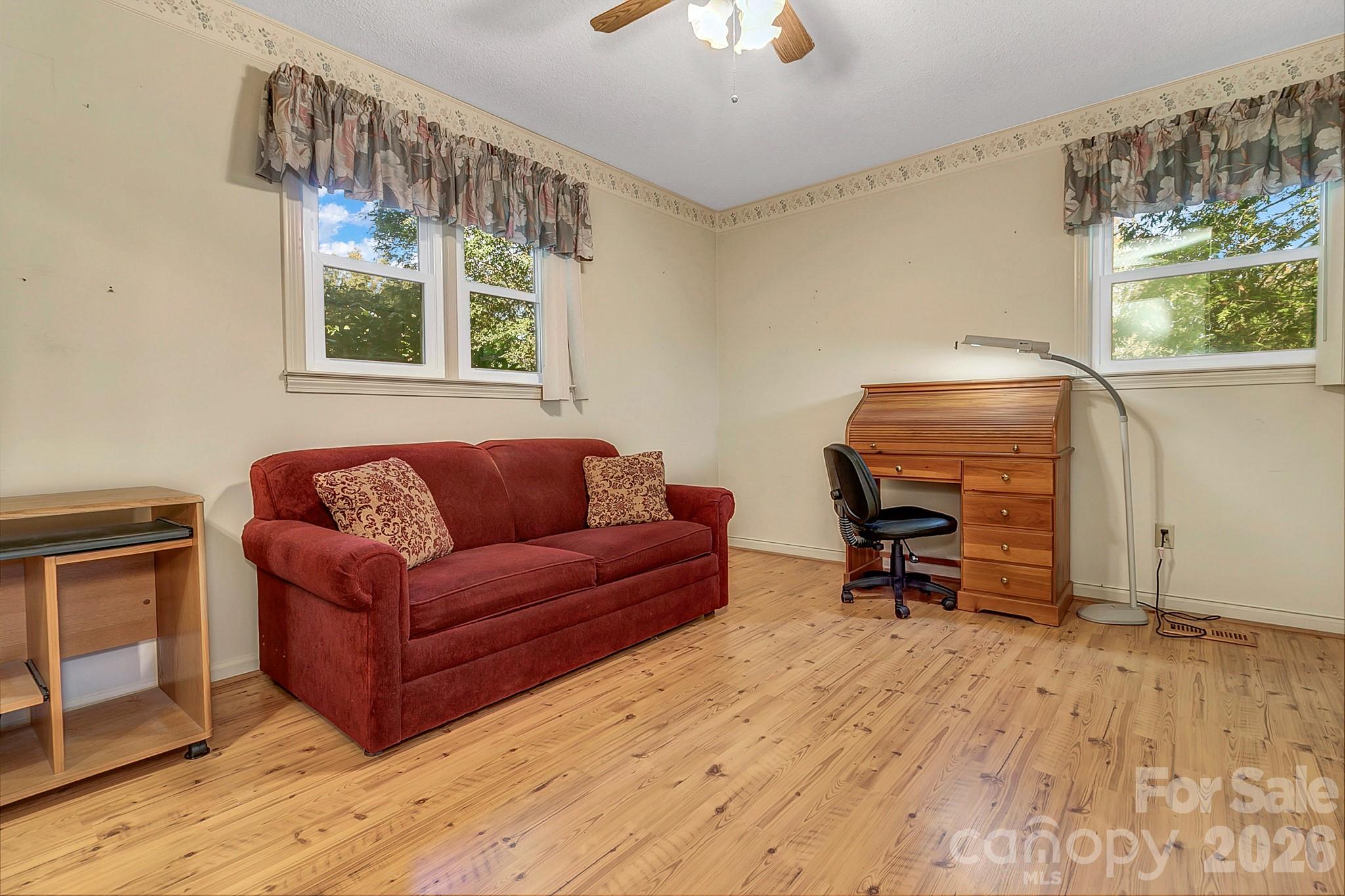 2nd bedroom w/natural lighting - 1 Dewberry Drive, Hendersonville