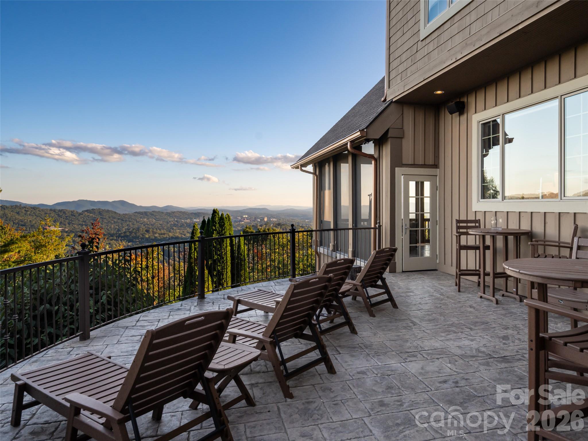 Single Family Residence at 637 Altamont View, Asheville, photo 20 of 48