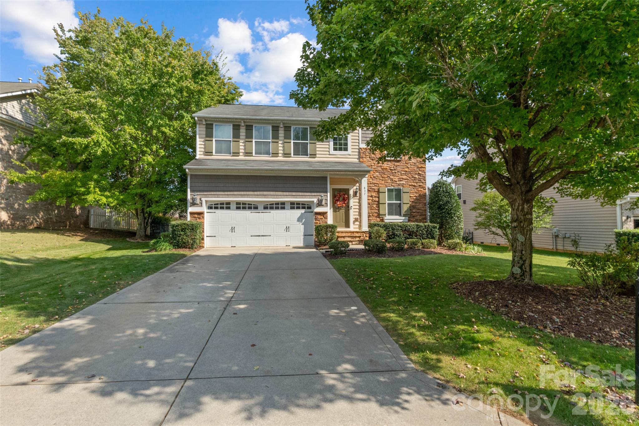 Beautiful front yard - 837 Lion Lane, Fort Mill