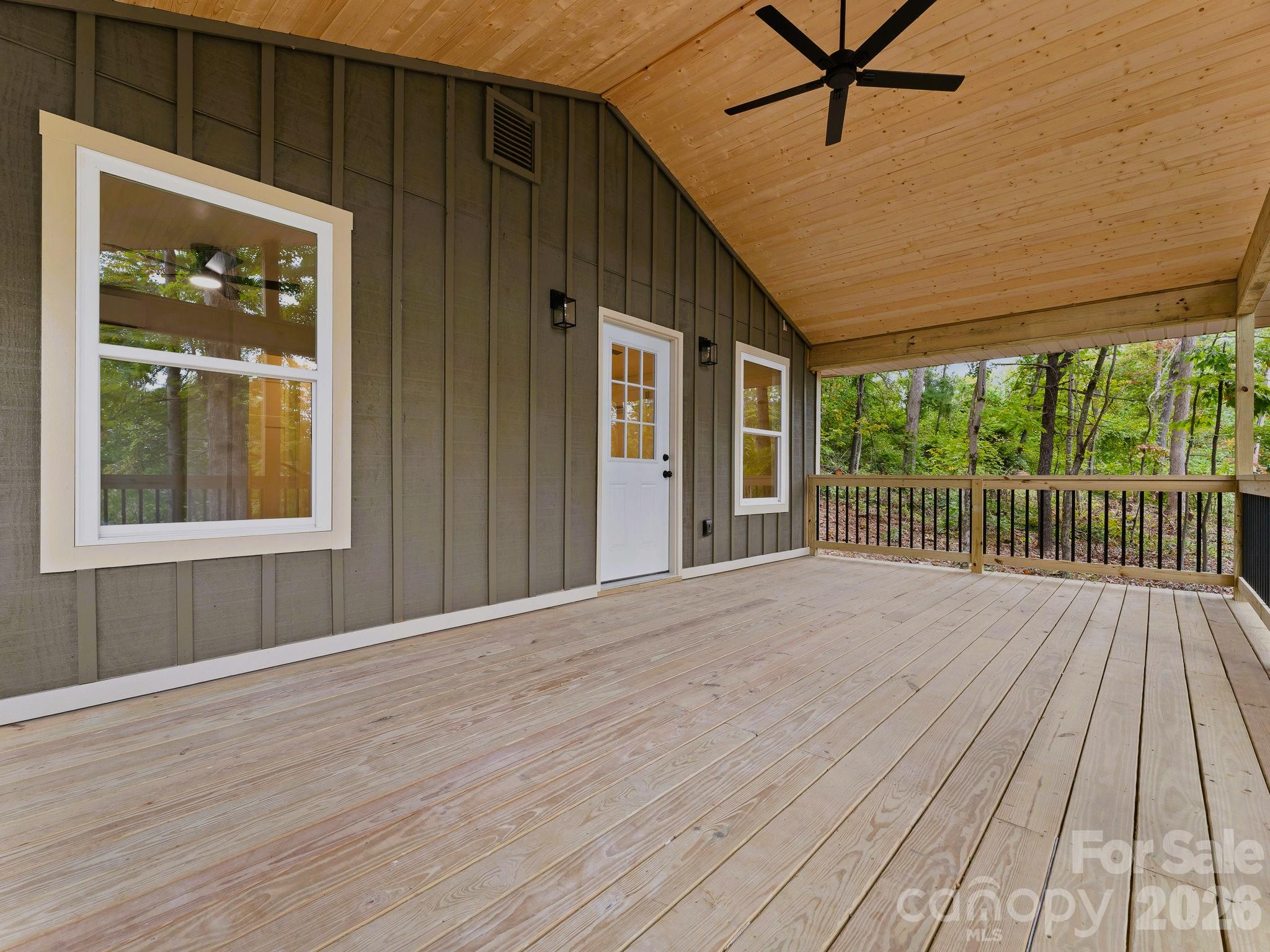 Single Family Residence at 202 Lyndhurst Drive, Hendersonville, photo 7 of 19