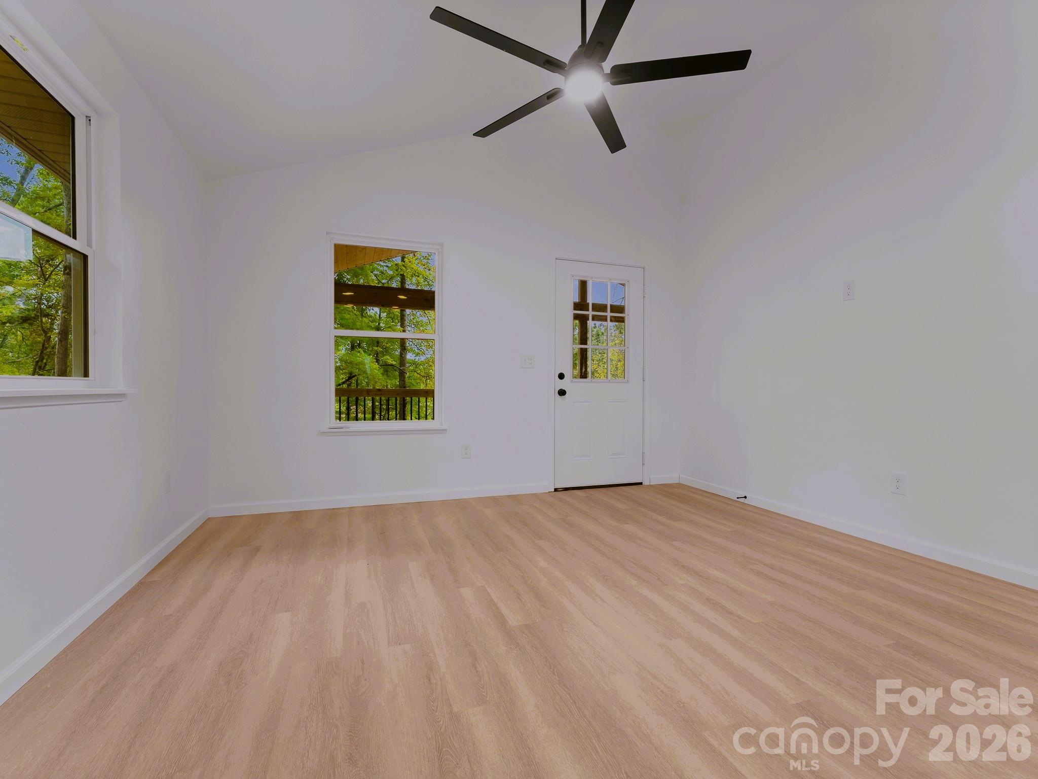 Single Family Residence at 202 Lyndhurst Drive, Hendersonville, photo 8 of 19