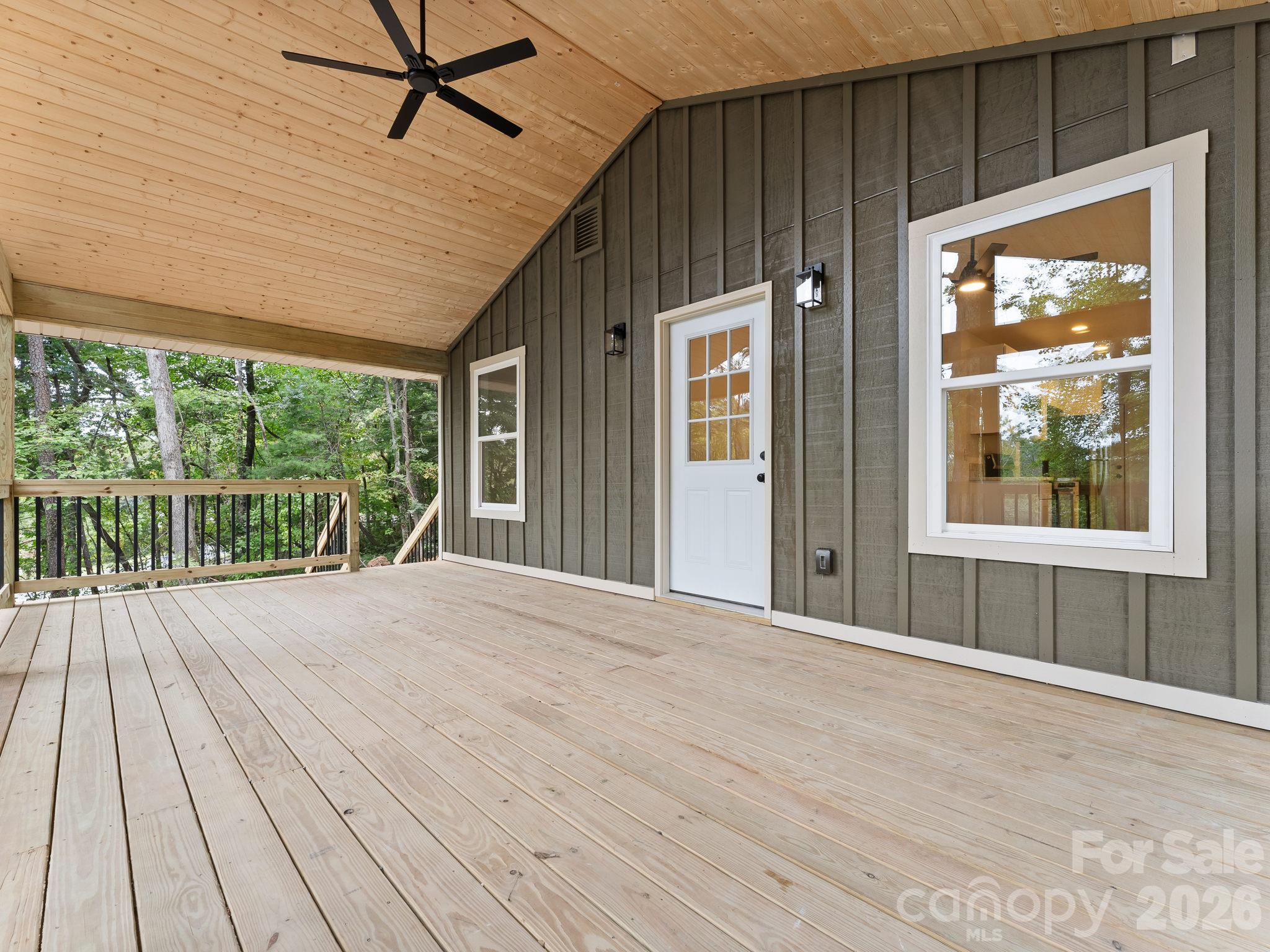 Single Family Residence at 202 Lyndhurst Drive, Hendersonville, photo 12 of 19