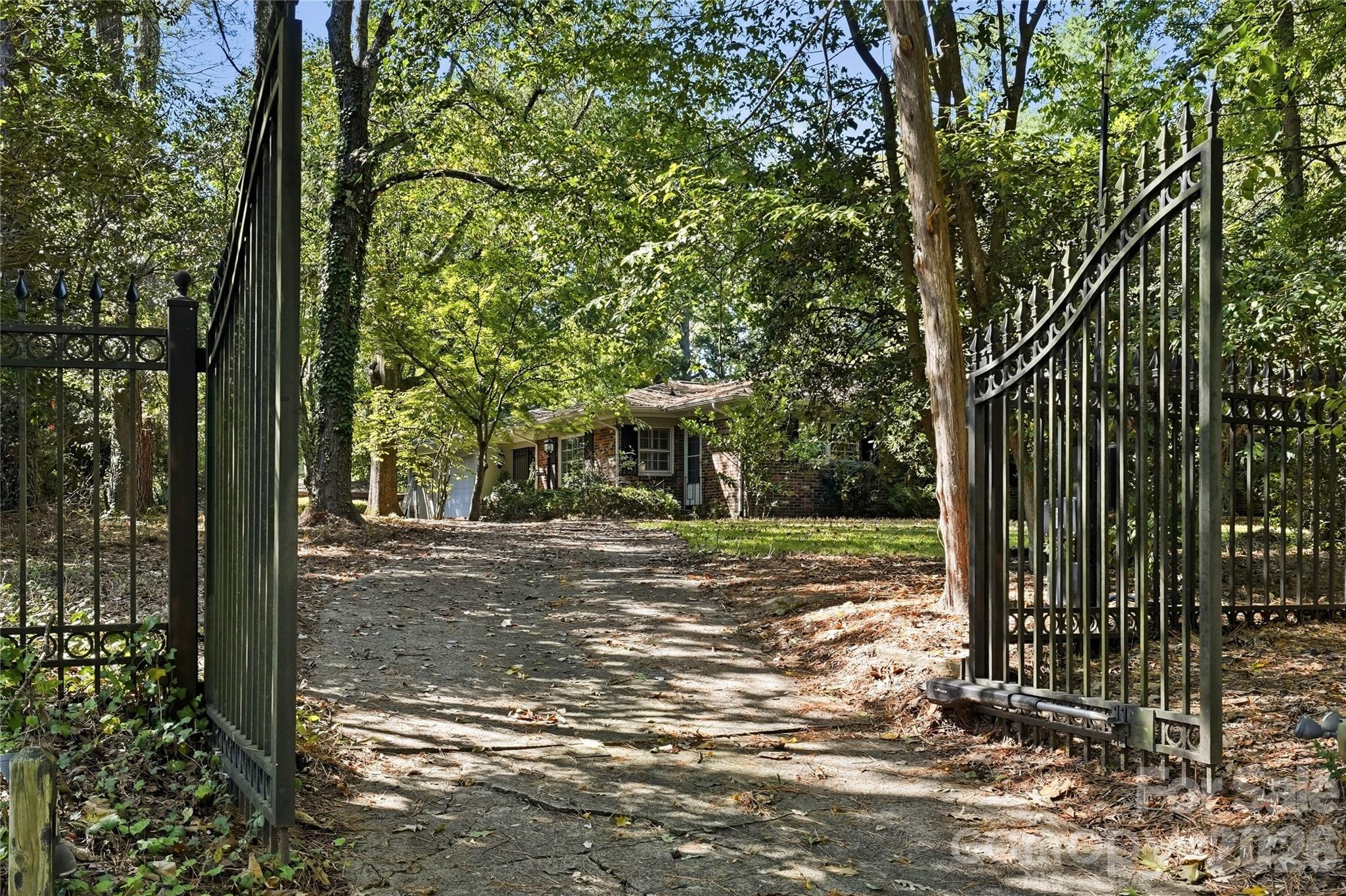 Single Family Residence at 7600 Park Road, Charlotte, photo 2 of 45