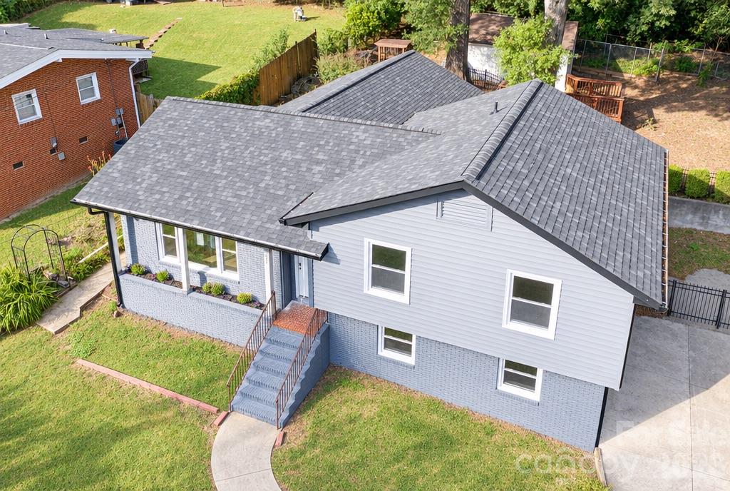 Single Family Residence at 1827 Edgewater Drive, Charlotte, photo 39 of 43