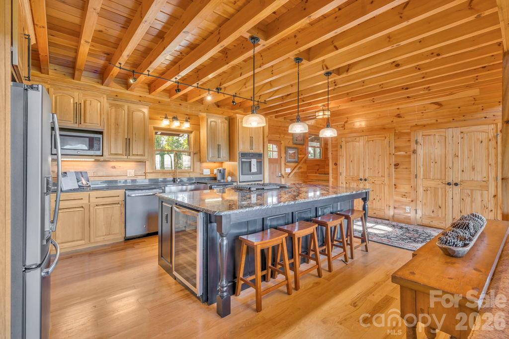 Single Family Residence at 334 Scenic Vista Drive, Nebo, photo 8 of 48