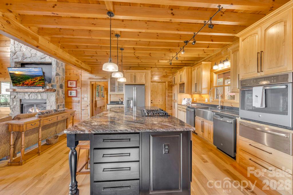 Single Family Residence at 334 Scenic Vista Drive, Nebo, photo 10 of 48