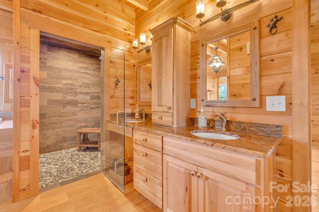 Single Family Residence at 334 Scenic Vista Drive, Nebo, photo 16 of 48