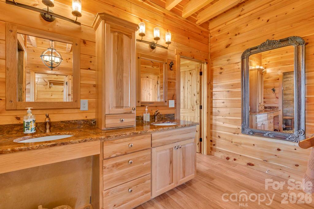 Single Family Residence at 334 Scenic Vista Drive, Nebo, photo 17 of 48
