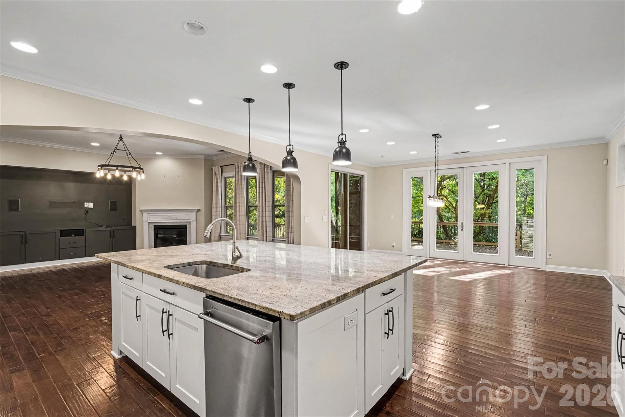 Single Family Residence at 12609 Burr Oak Lane, Charlotte, photo 10 of 48