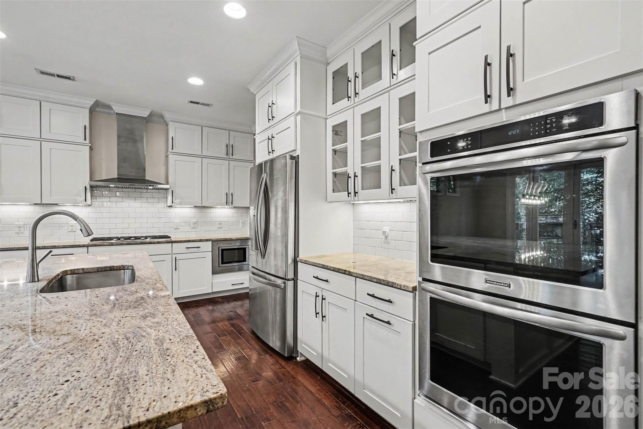 Single Family Residence at 12609 Burr Oak Lane, Charlotte, photo 12 of 48