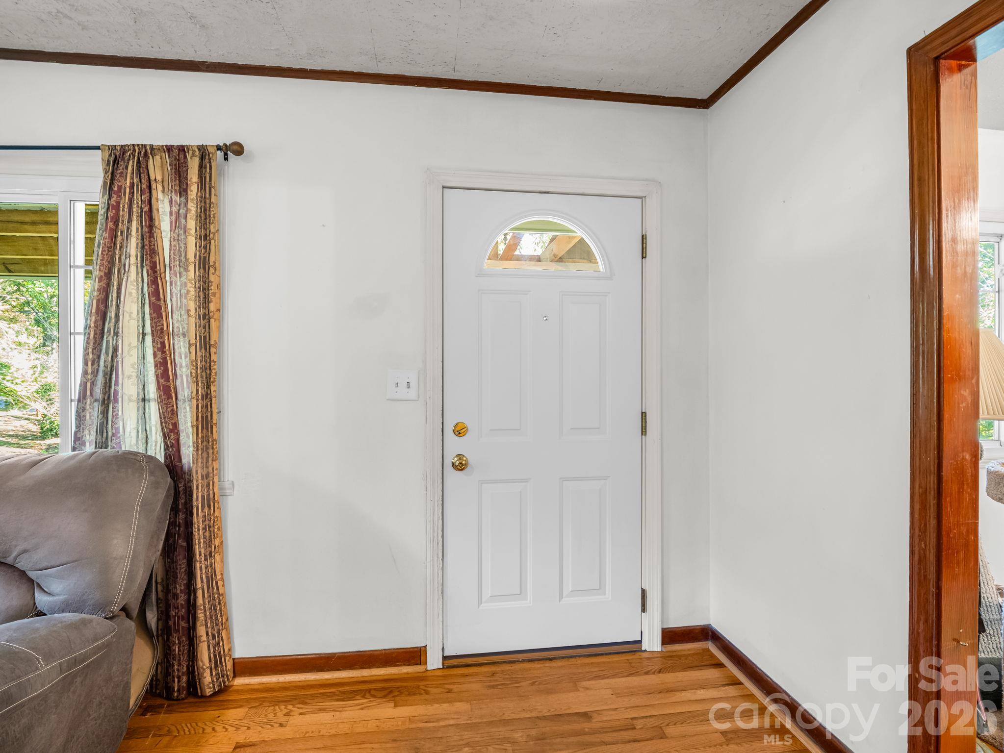 Single Family Residence at 88 Lake Rugby Drive, Hendersonville, photo 7 of 38