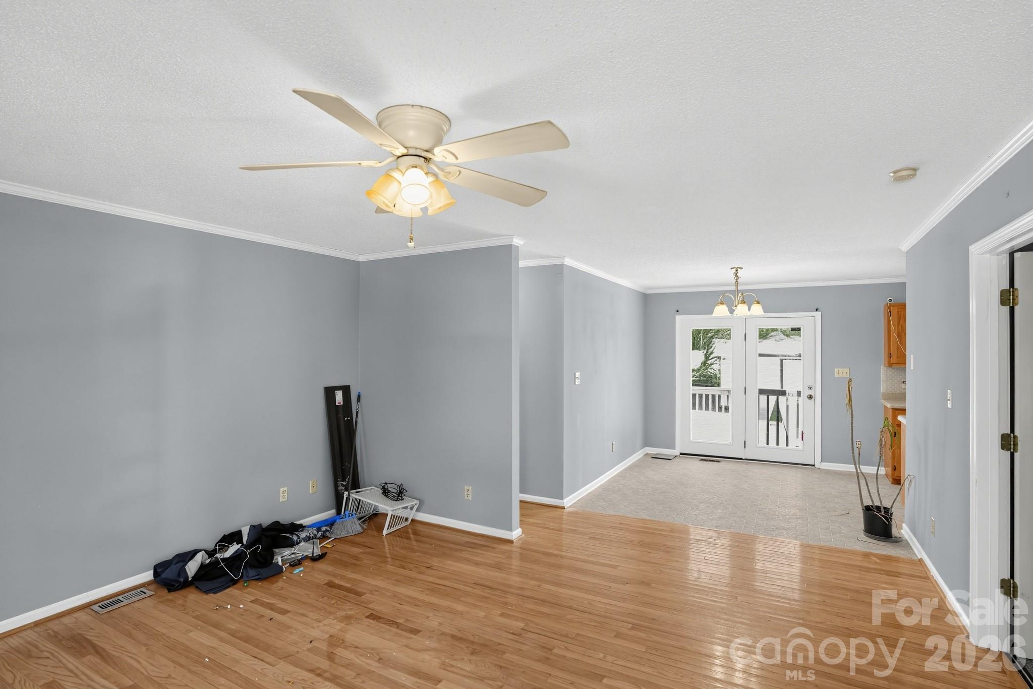 Single Family Residence at 3033 26th Street Lane, Hickory, photo 5 of 30