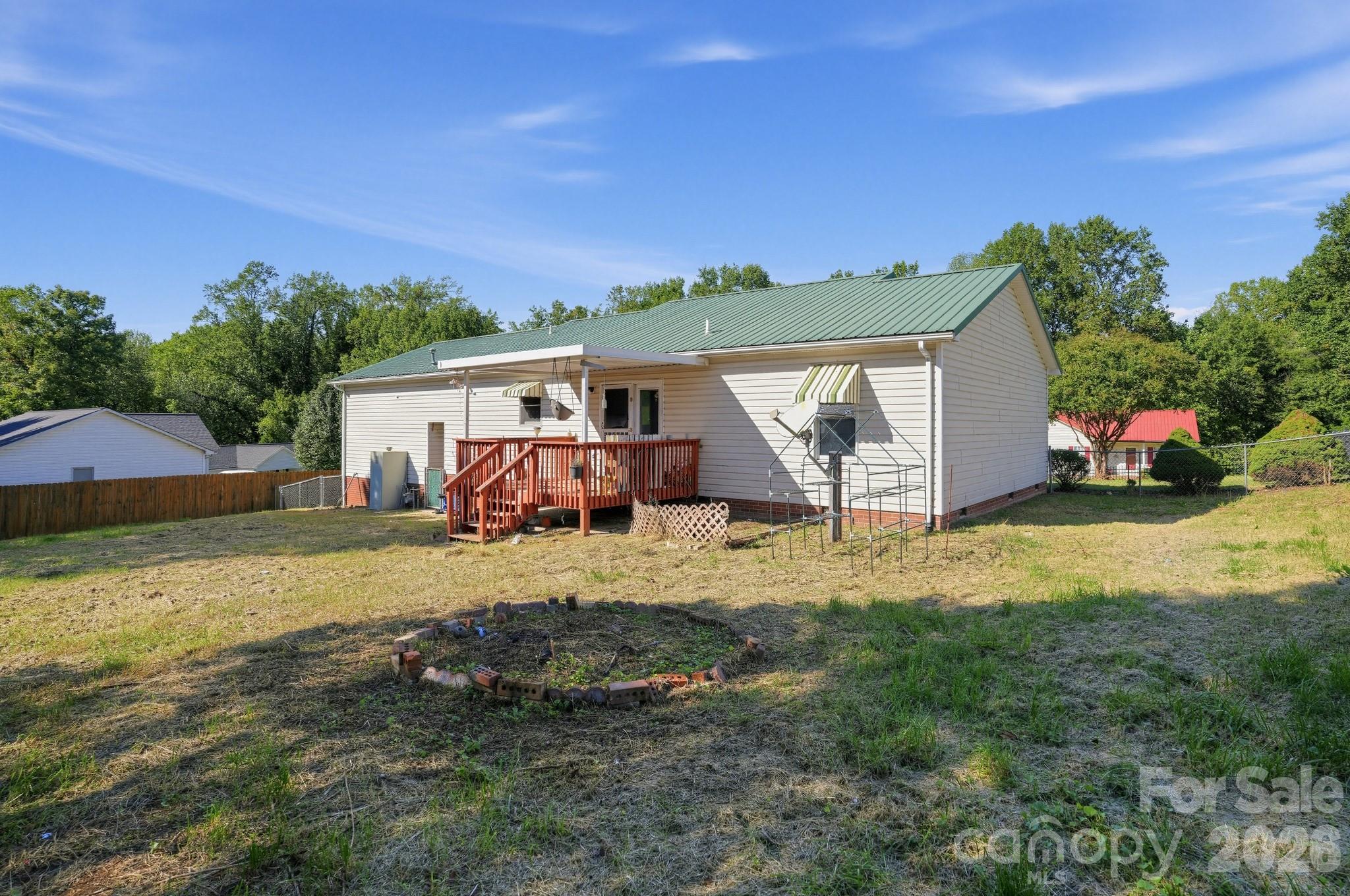 Single Family Residence at 3033 26th Street Lane, Hickory, photo 21 of 30