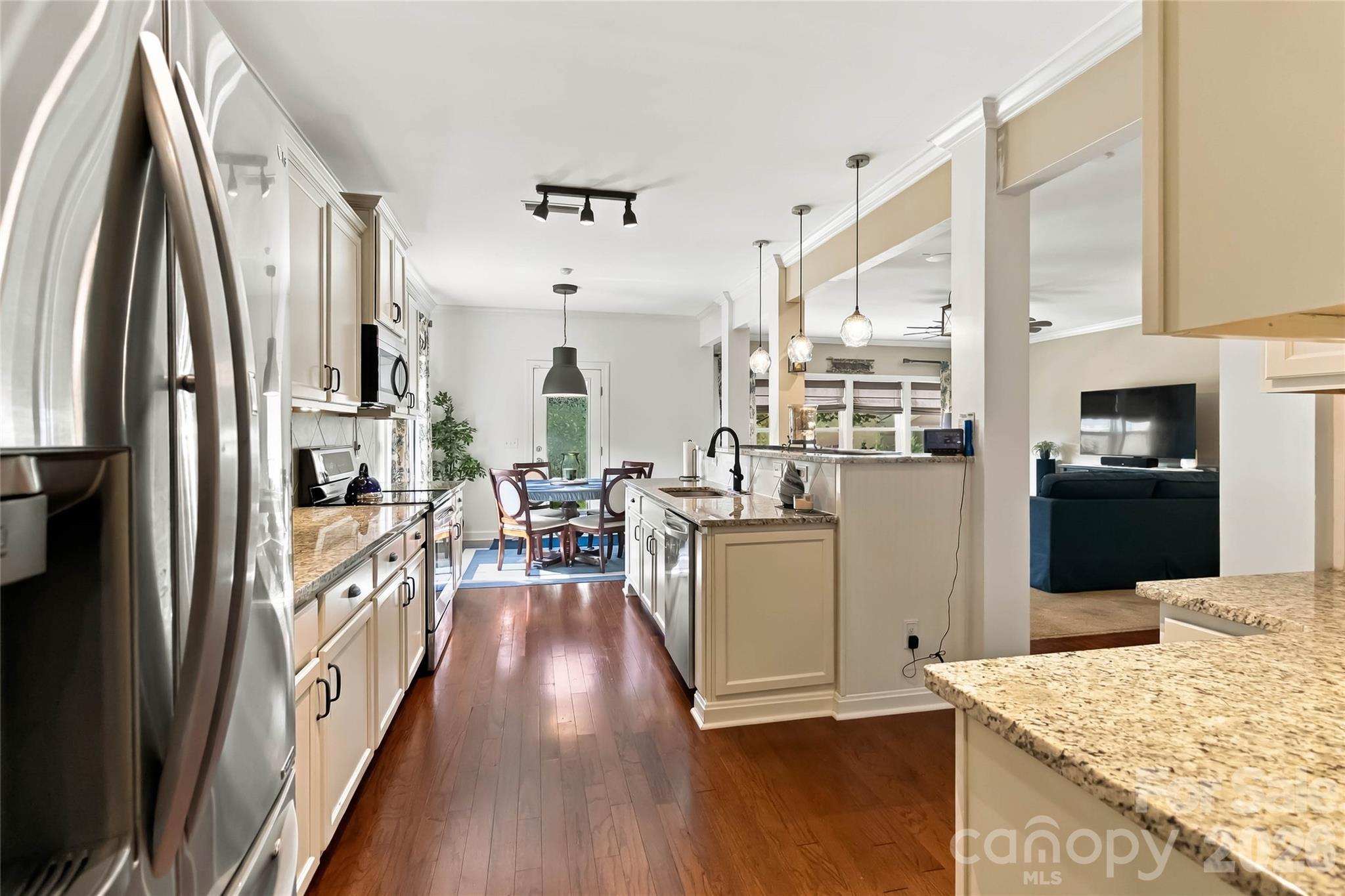 Kitchen - 15221 Kissimmee Lane, Mint Hill