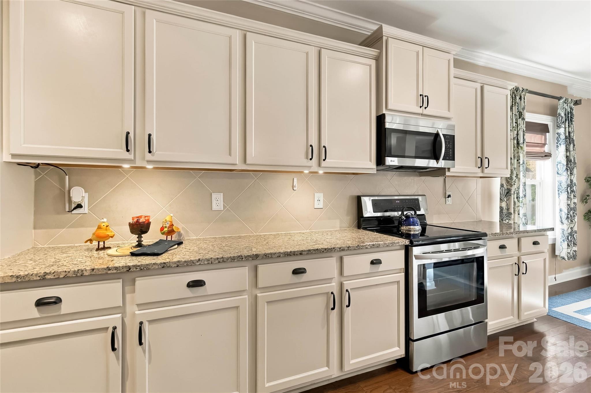 Single Family Residence at 15221 Kissimmee Lane, Mint Hill, photo 16 of 41