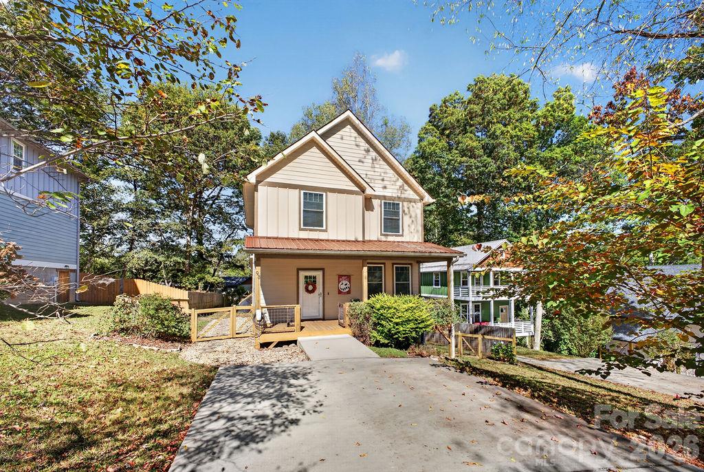 98 Langwell Avenue