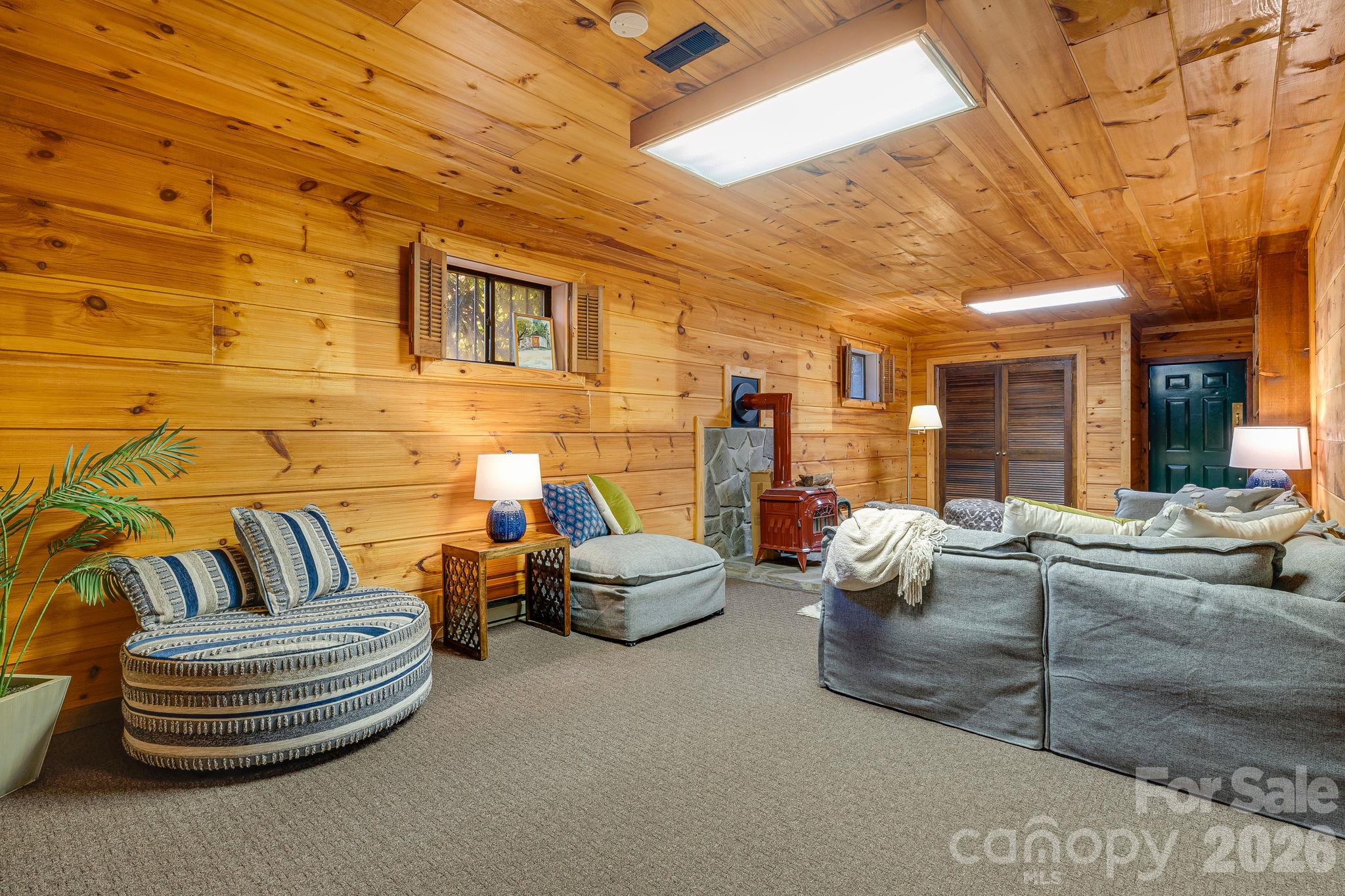 Lower Level Entertainment Room - 104 Paramount Drive, Leicester