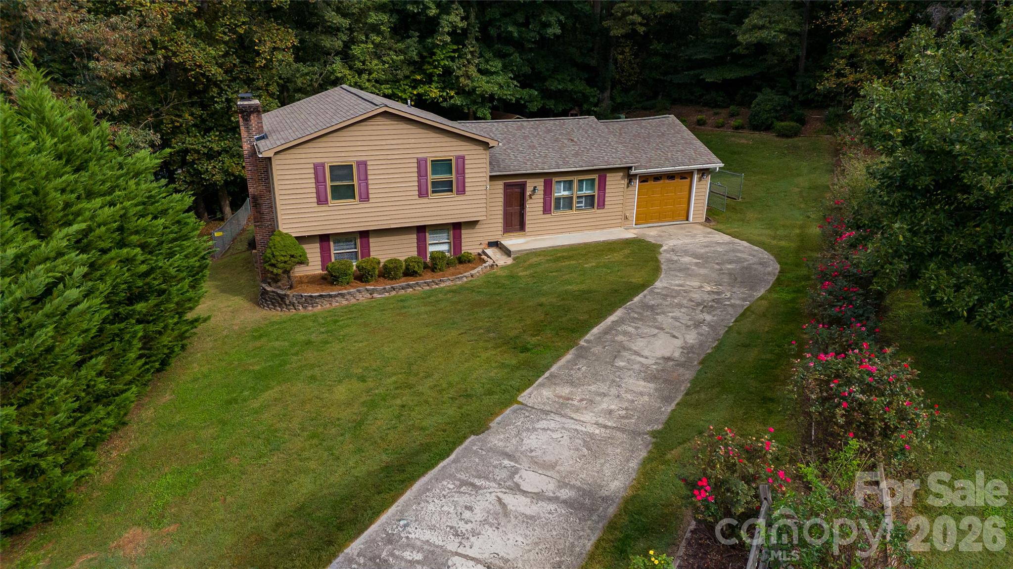 Single Family Residence at 113 Quail Drive, Morganton, photo 2 of 30