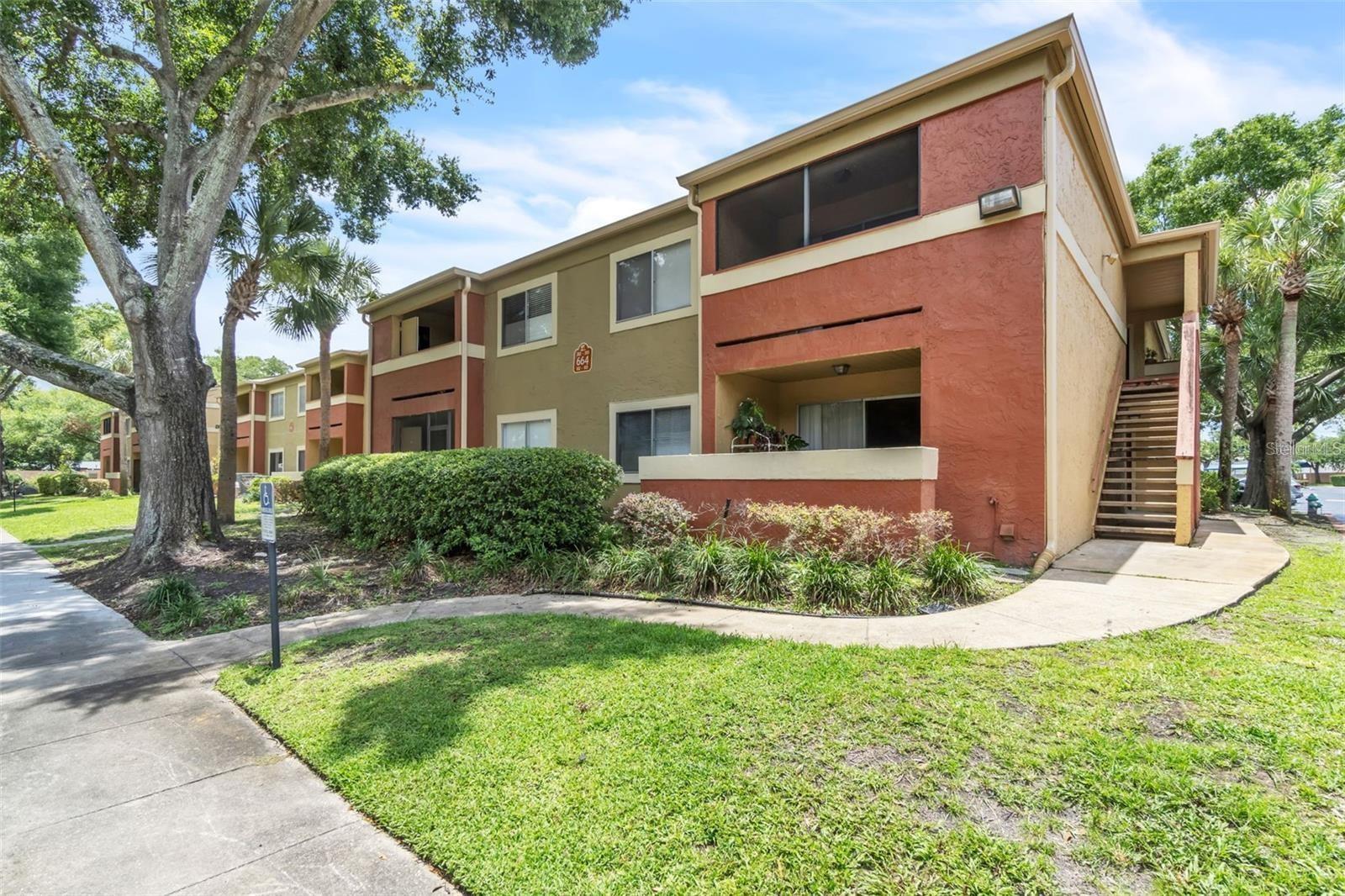 664 KENWICK CIR #104