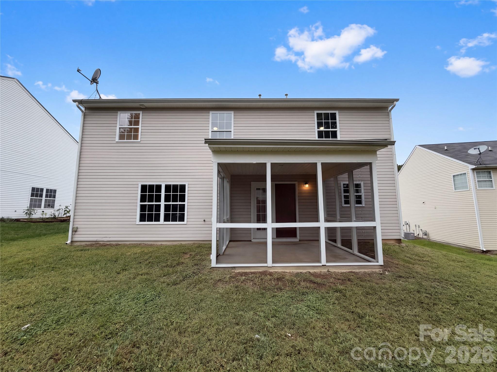 Single Family Residence at 2334 Apple Glen Lane, Charlotte, photo 2 of 22