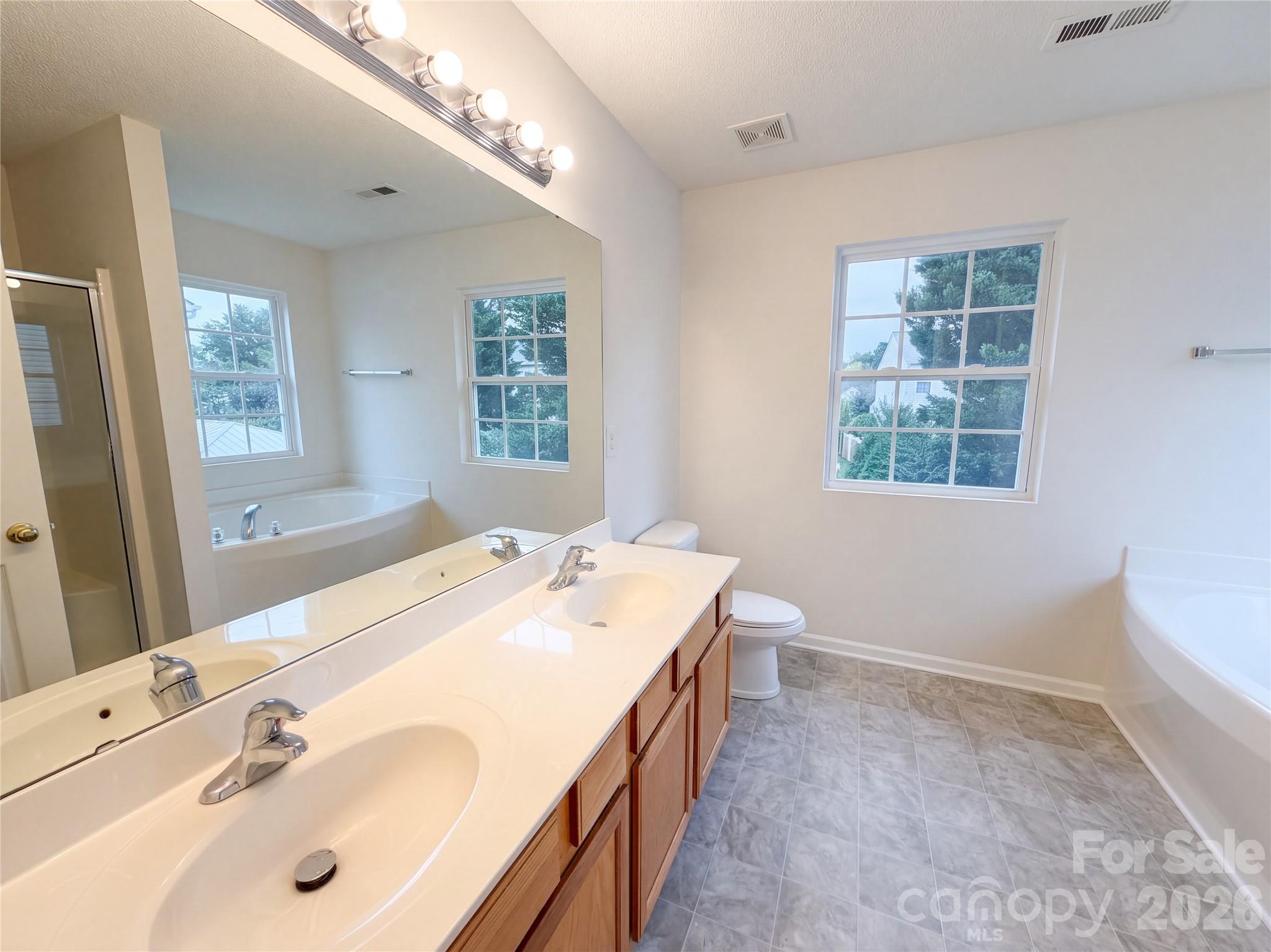 Single Family Residence at 2334 Apple Glen Lane, Charlotte, photo 13 of 22