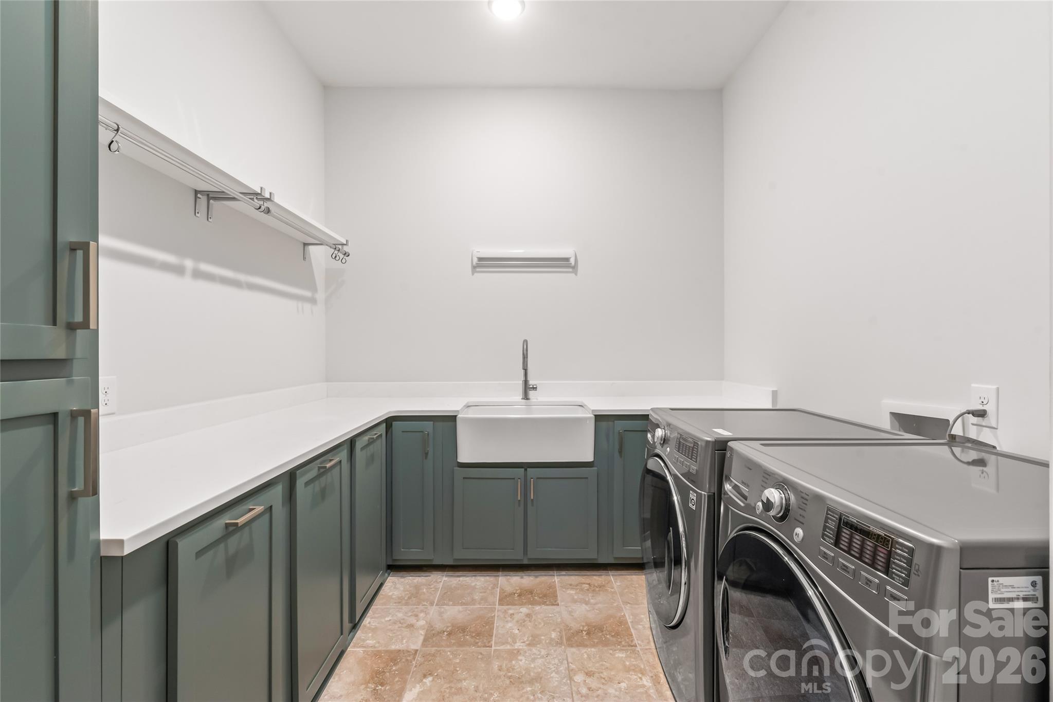 Single Family Residence at 5624 Five Knolls Drive, Charlotte, photo 18 of 48