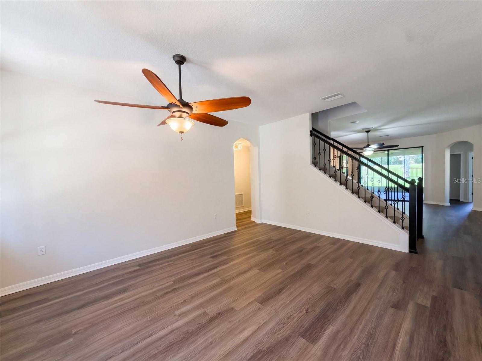 Single Family Residence at 20009 OUTPOST POINT DR, TAMPA, photo 7 of 27