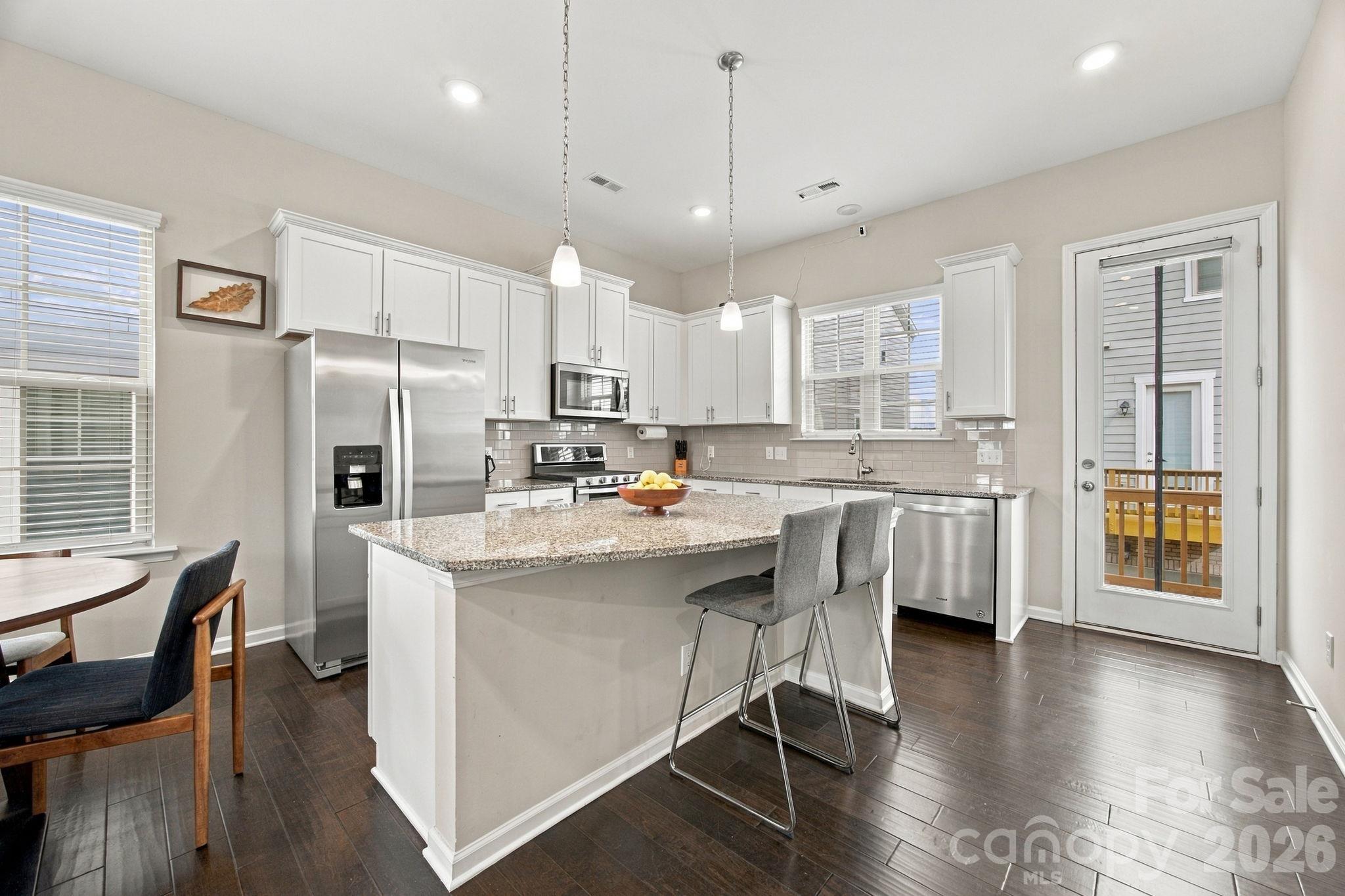 Townhouse at 1021 Doveridge Street, Charlotte, photo 3 of 32