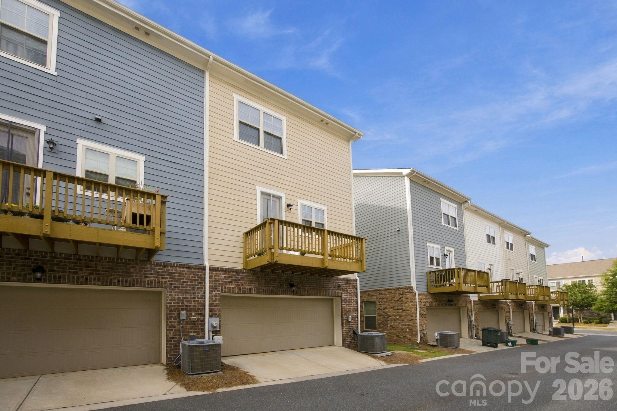 Townhouse at 1021 Doveridge Street, Charlotte, photo 24 of 32