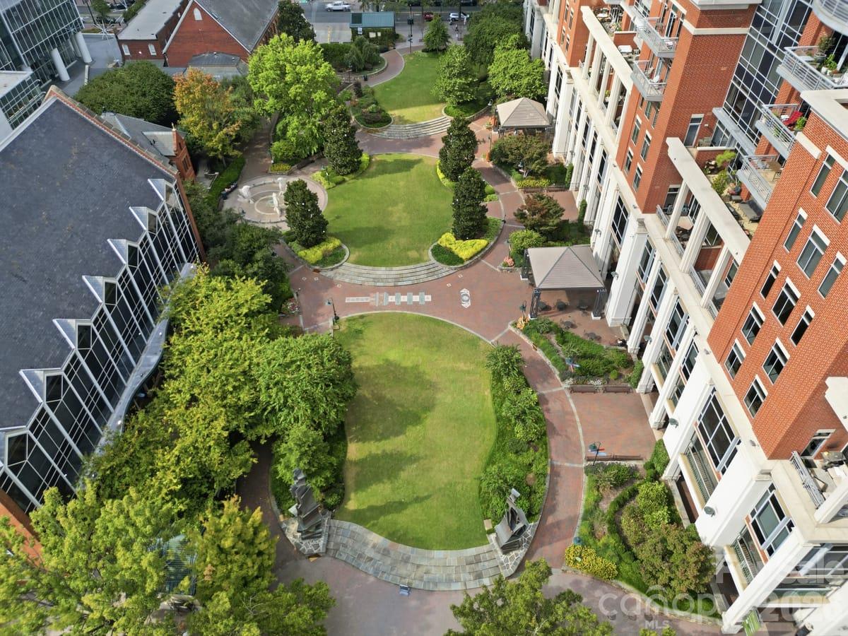 Condominium at 435 S Tryon Street, Charlotte, photo 3 of 46