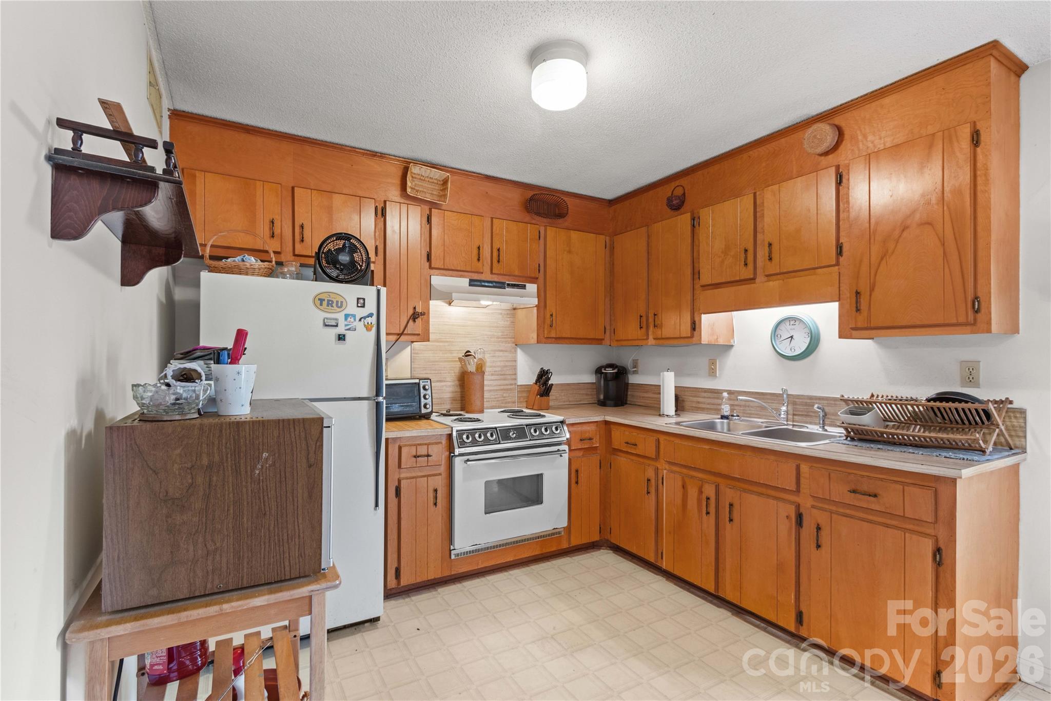 Single Family Residence at 231 King David Lane, Gastonia, photo 6 of 29
