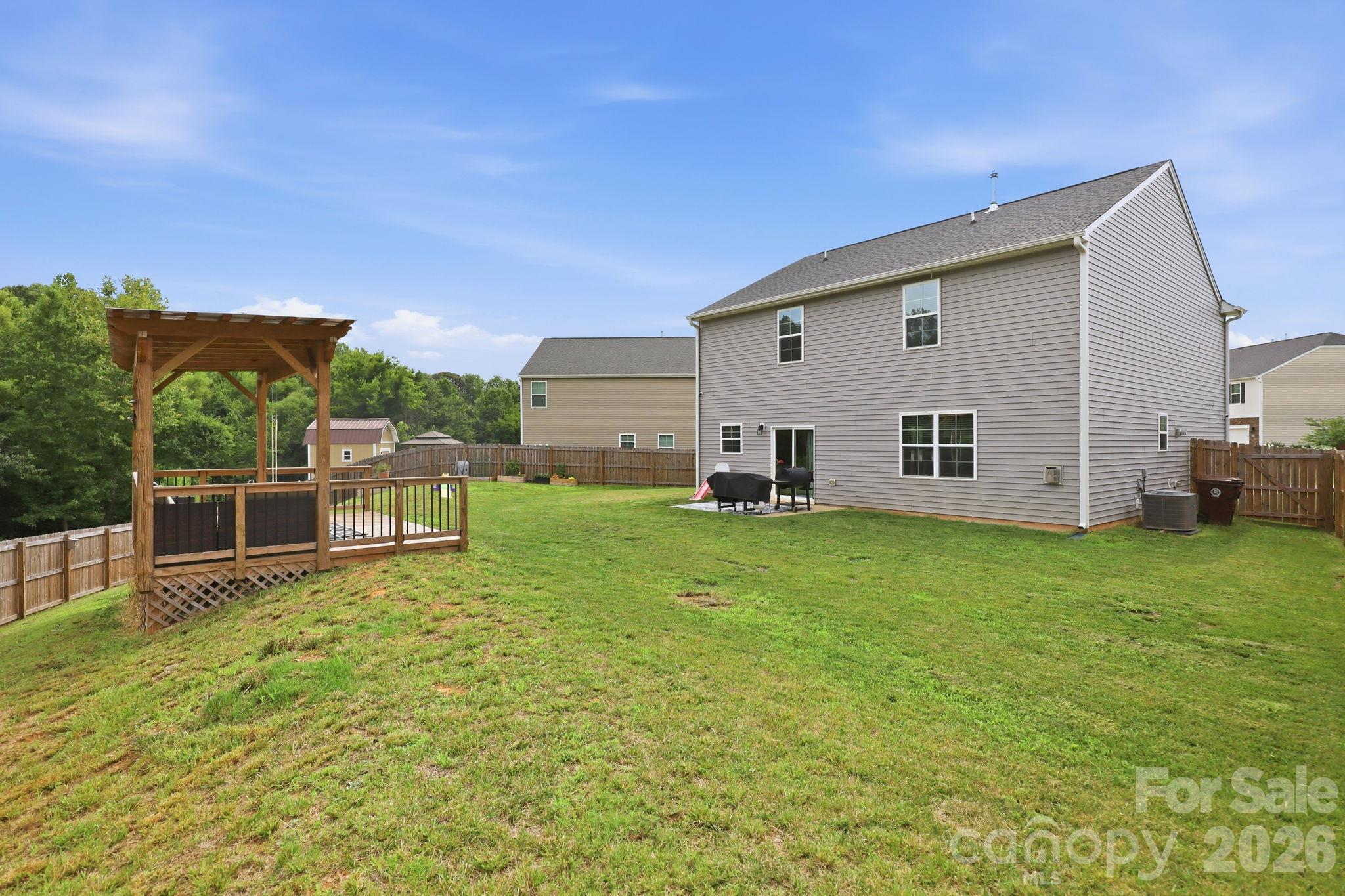 Single Family Residence at 6826 Bellawood Drive, Trinity, photo 5 of 34