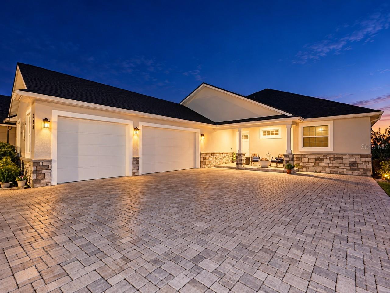 915 HART LAKE CT