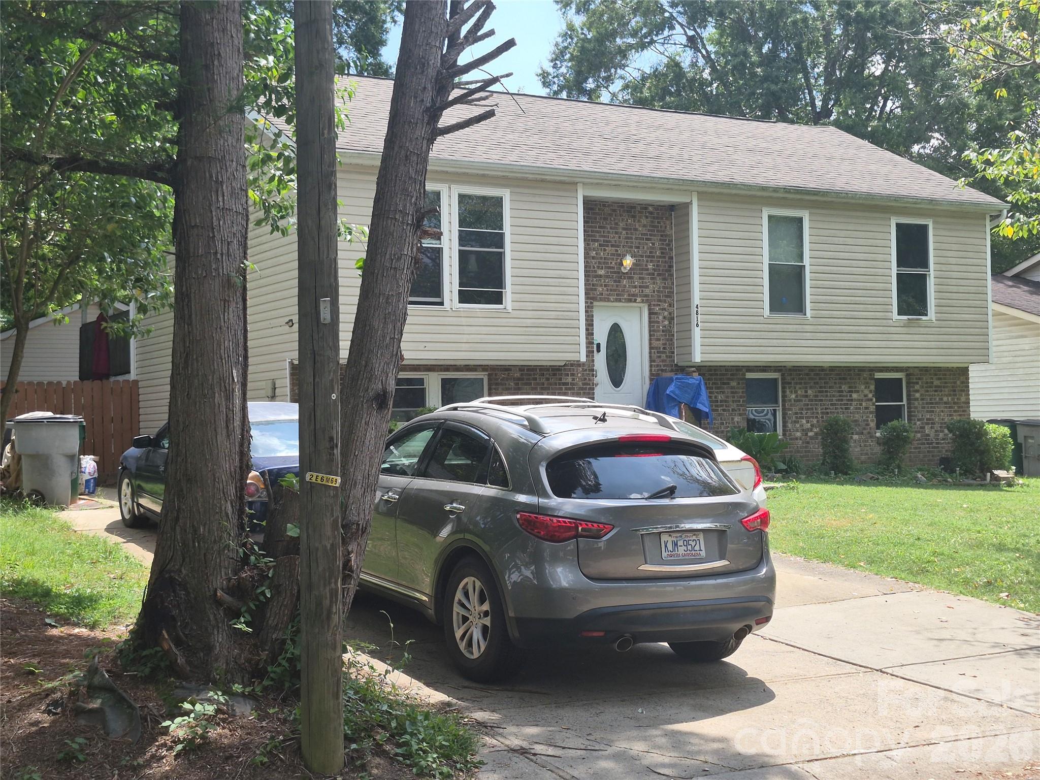 Single Family Residence at 4816 Harri Ann Drive, Charlotte, photo 4 of 4