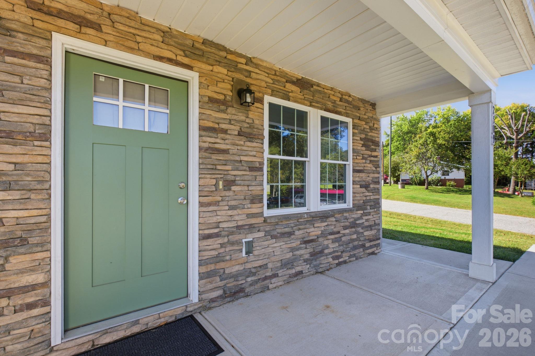 Single Family Residence at 2509 Snow Creek Road NE, Hickory, photo 3 of 22
