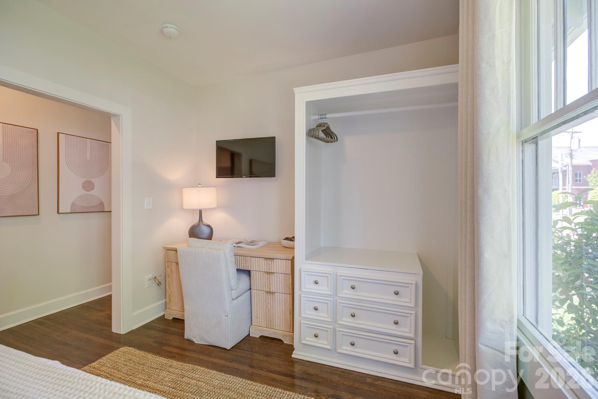 Single Family Residence at 1613 S Mint Street, Charlotte, photo 11 of 48