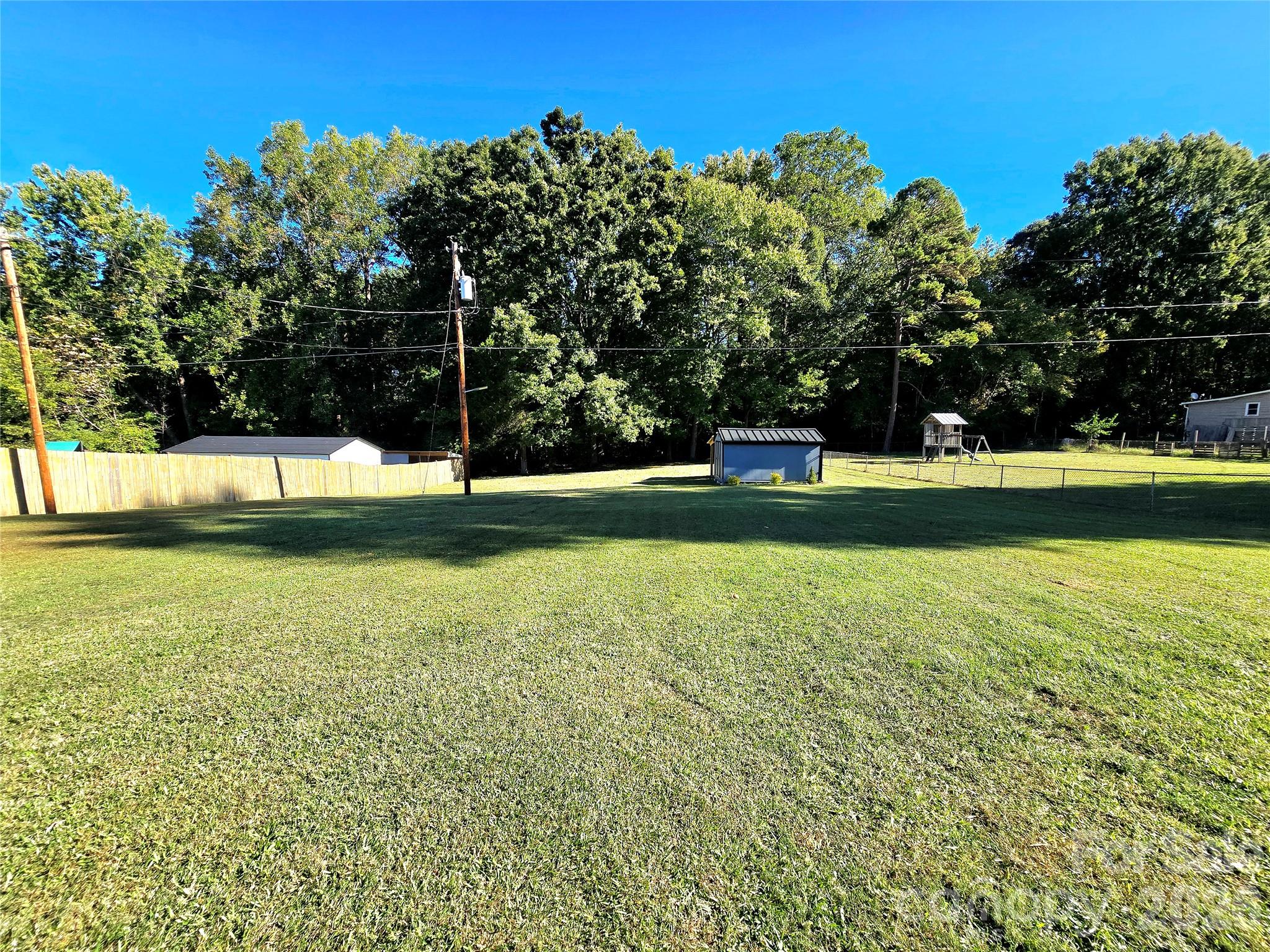 Single Family Residence at 2610 Fairgreen Drive, Gastonia, photo 29 of 33