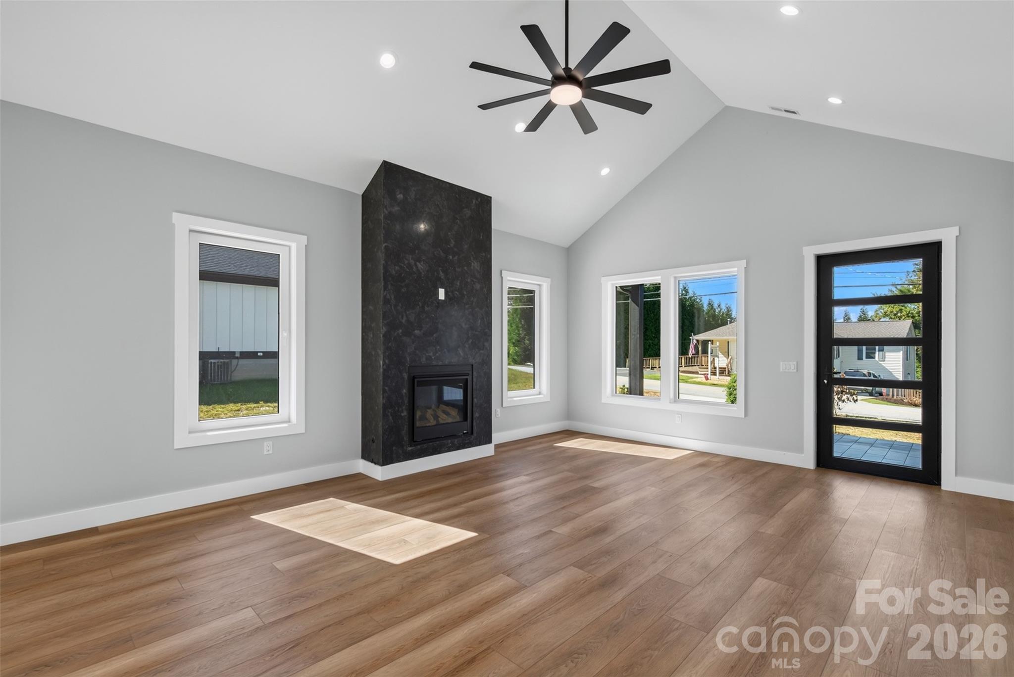 Single Family Residence at 305 Chadwick Avenue, Hendersonville, photo 9 of 35