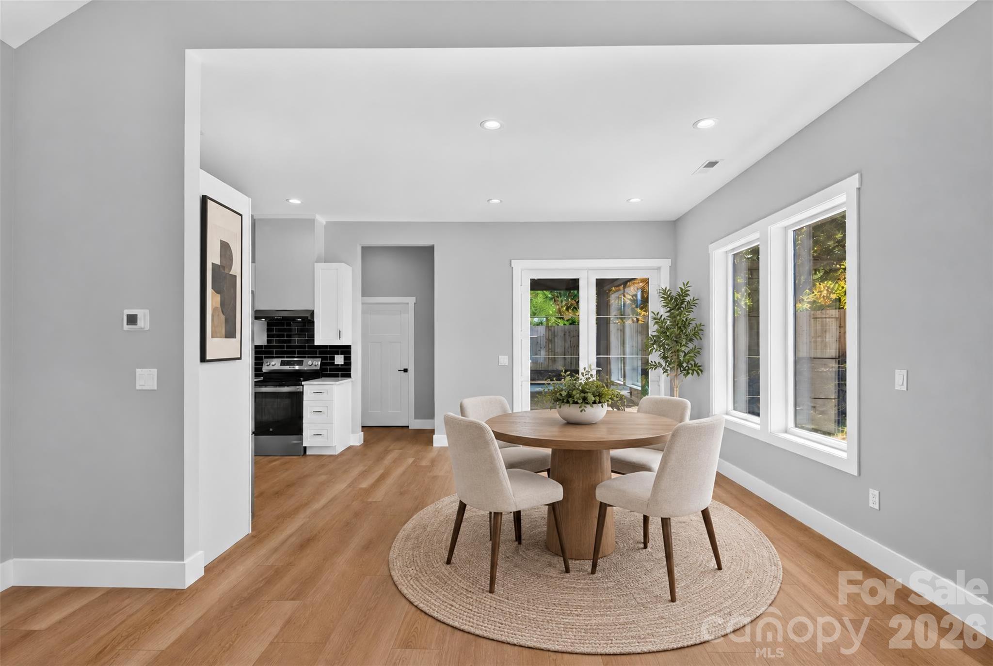 Photo Virtually Staged - 305 Chadwick Avenue, Hendersonville