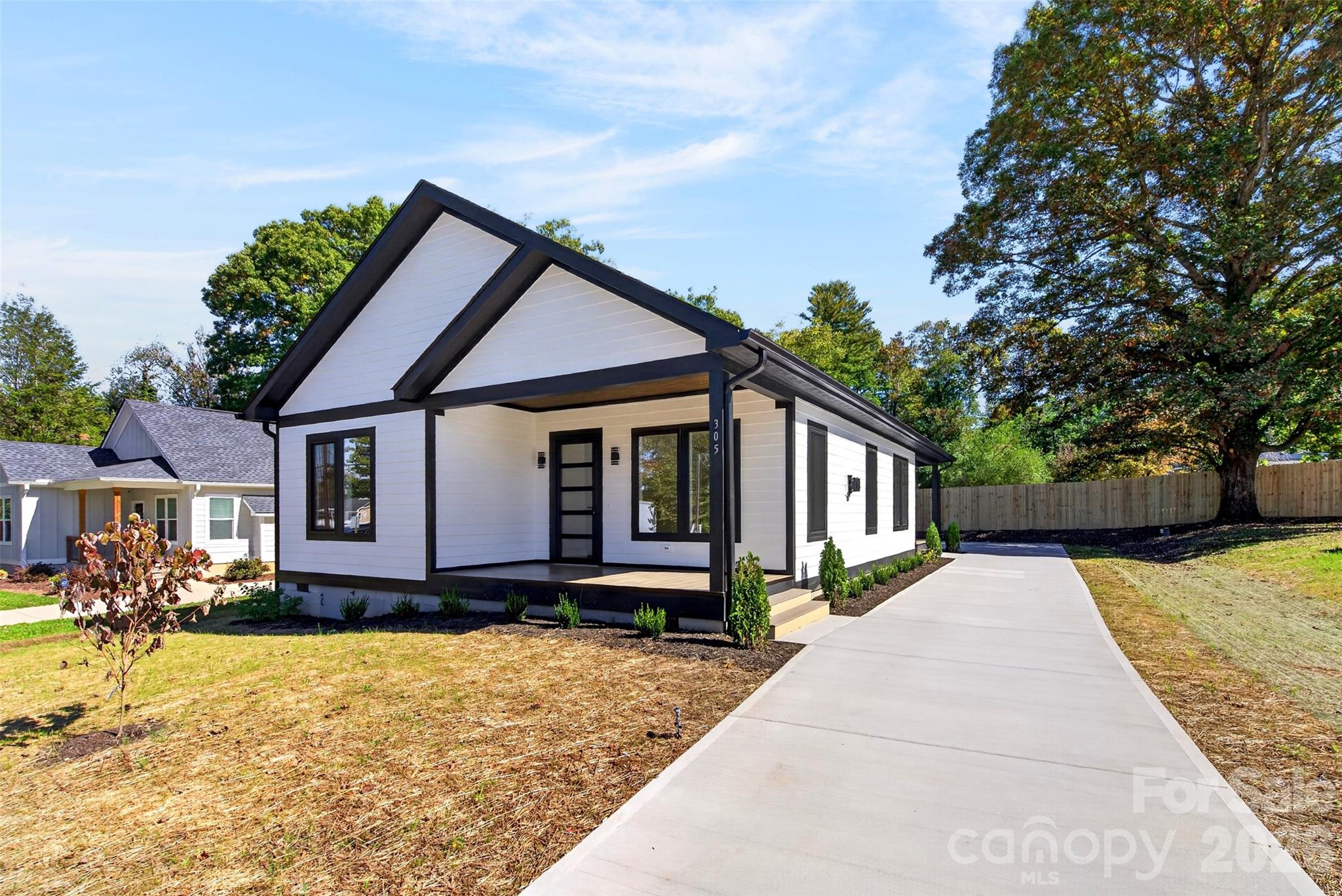 Single Family Residence at 305 Chadwick Avenue, Hendersonville, photo 28 of 35