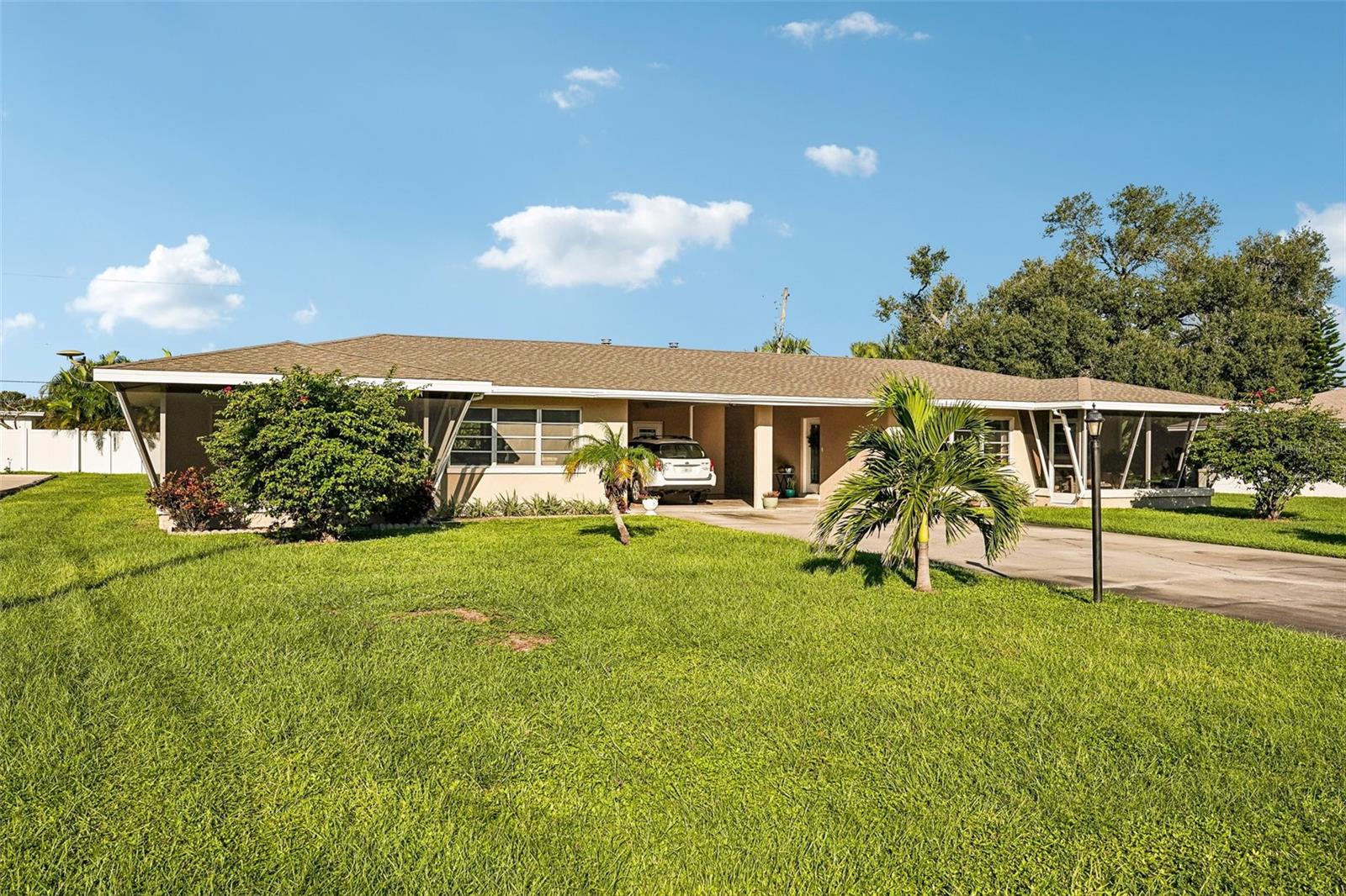 309 PARKSIDE DR